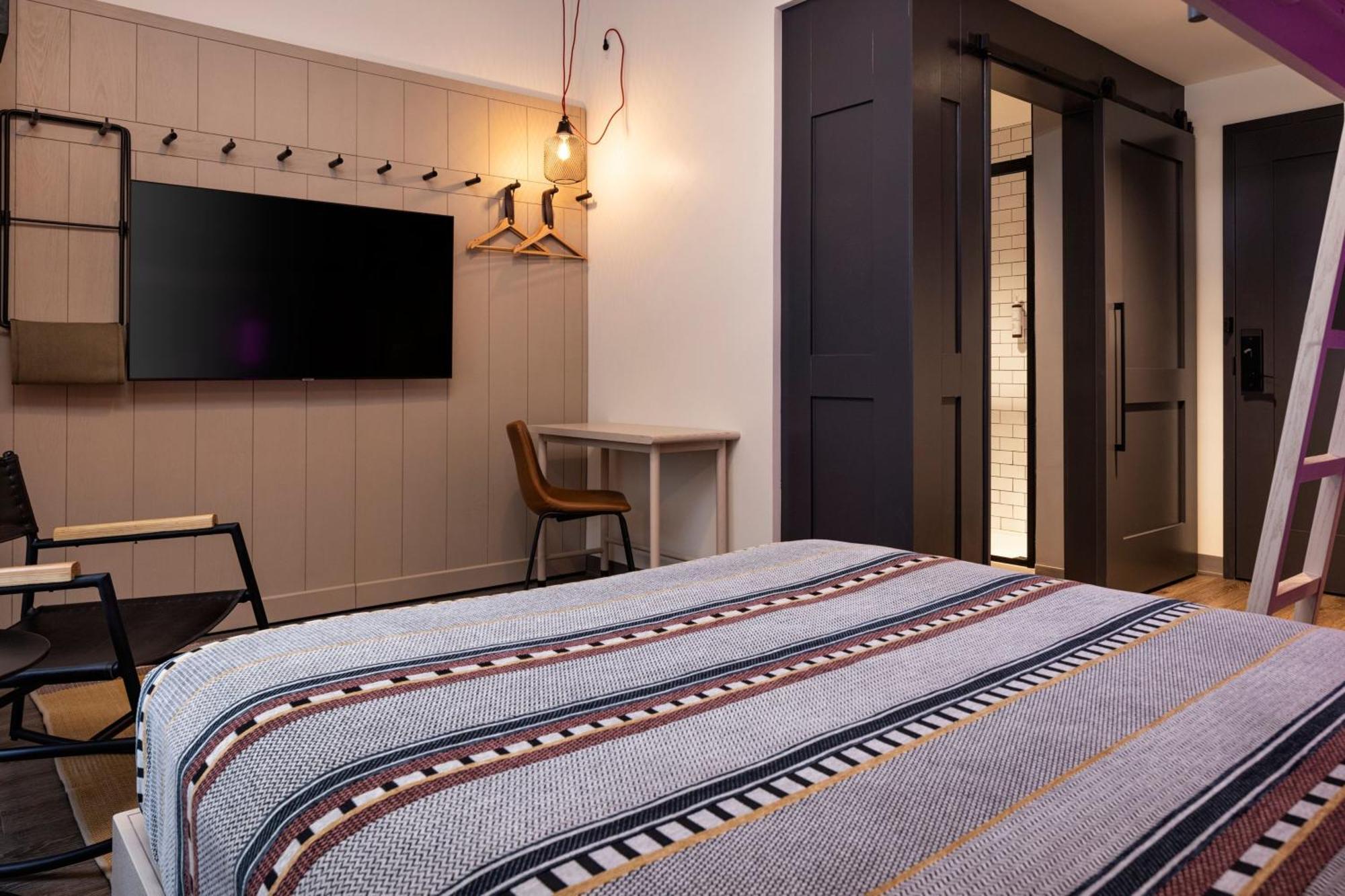 Hotel Moxy Omaha Downtown Extérieur photo